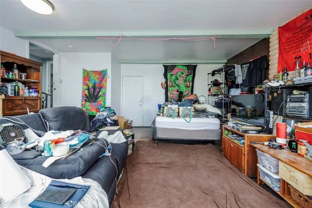 674 Senate Street, Costa Mesa, CA 92627