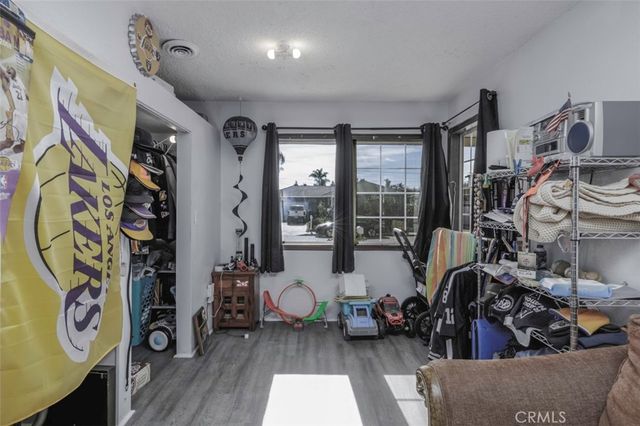 674 Senate Street, Costa Mesa, CA 92627