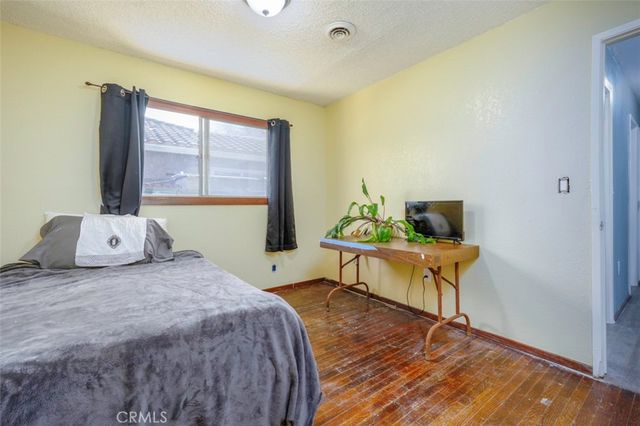 674 Senate Street, Costa Mesa, CA 92627