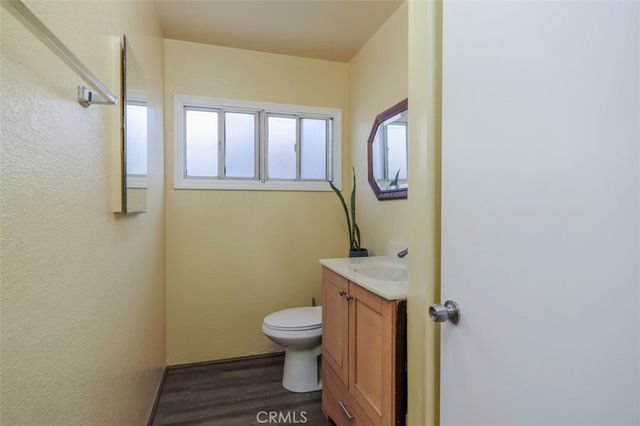 674 Senate Street, Costa Mesa, CA 92627