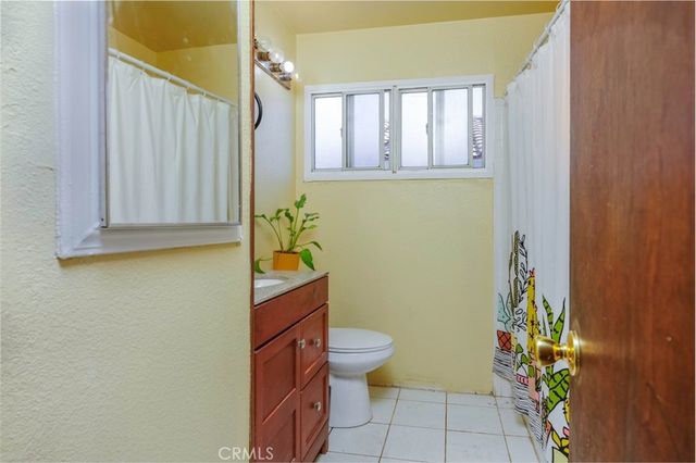 674 Senate Street, Costa Mesa, CA 92627