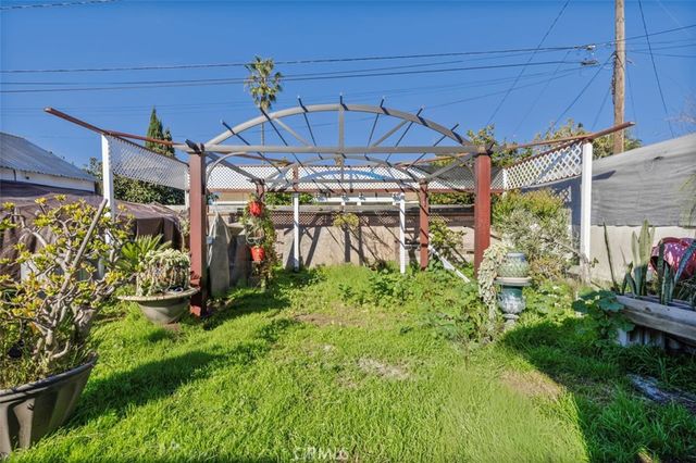 674 Senate Street, Costa Mesa, CA 92627