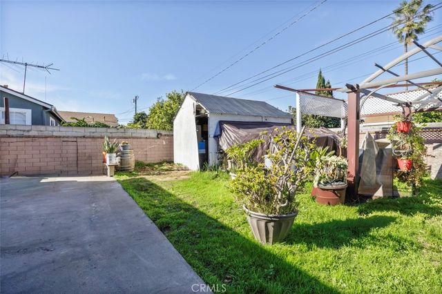 674 Senate Street, Costa Mesa, CA 92627