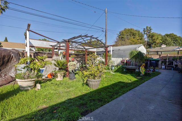 674 Senate Street, Costa Mesa, CA 92627