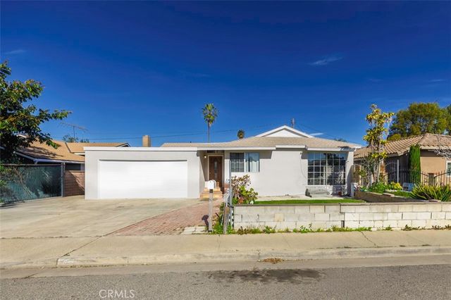 674 Senate Street, Costa Mesa, CA 92627