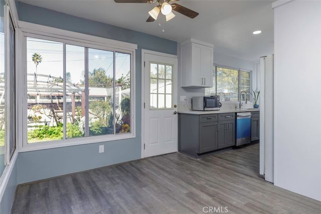 674 Senate Street, Costa Mesa, CA 92627