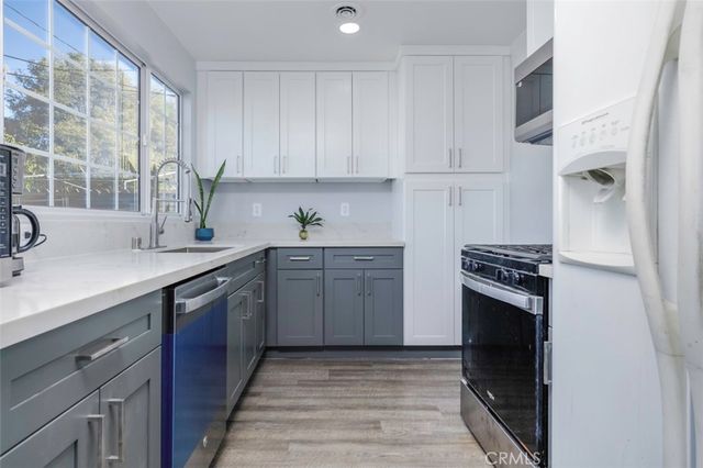 674 Senate Street, Costa Mesa, CA 92627