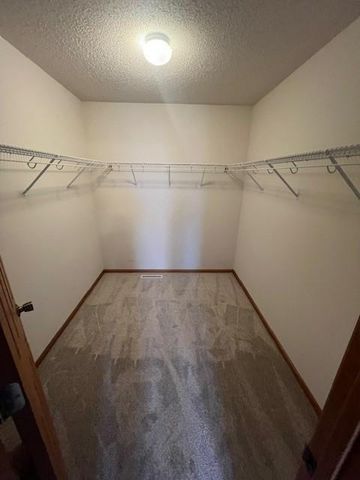 1820 Mockingbird Avenue, Shakopee, MN 55379