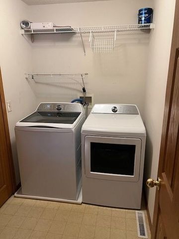 1820 Mockingbird Avenue, Shakopee, MN 55379