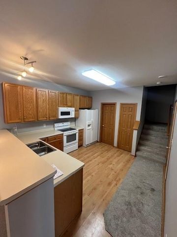 1820 Mockingbird Avenue, Shakopee, MN 55379