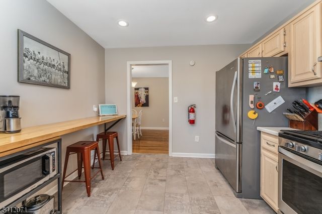 17 Putnam St, Somerville Boro, NJ 08876