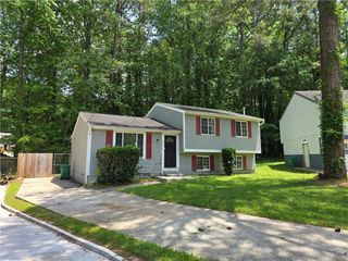 2036 Countydown Lane, Stone Mountain, GA 30088