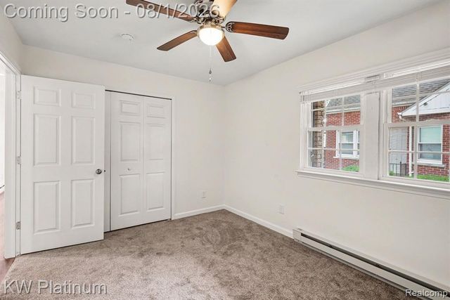 32200 Jefferson Avenue, Saint Clair Shores, MI 48082