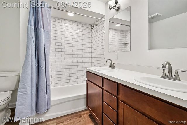 32200 Jefferson Avenue, Saint Clair Shores, MI 48082