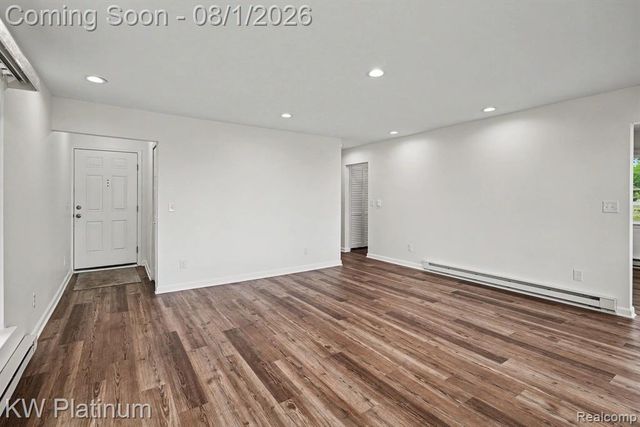 32200 Jefferson Avenue, Saint Clair Shores, MI 48082