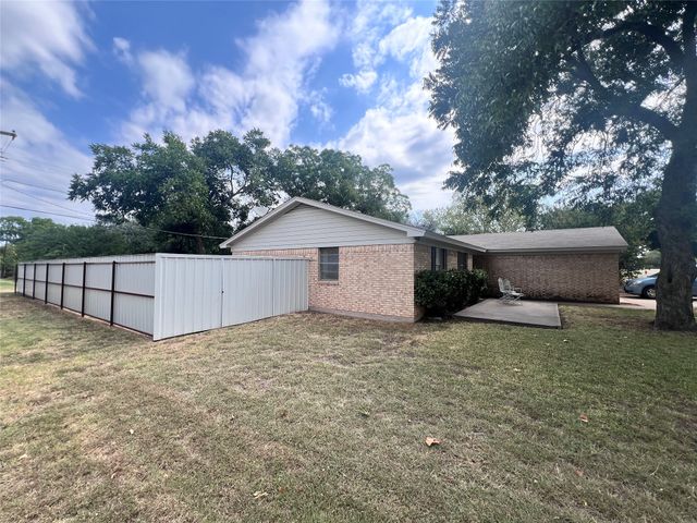 1303 Randy Drive, Graham, TX 76450