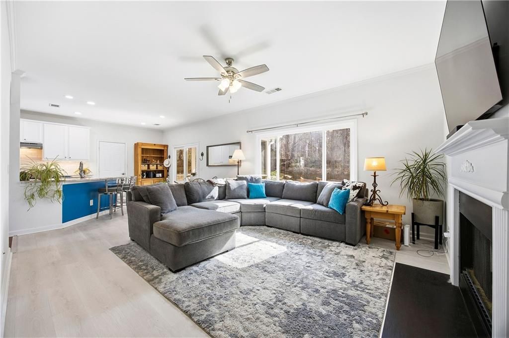 Image 10 of property listing at 2915 Brookwater Drive, Cumming, GA 30041