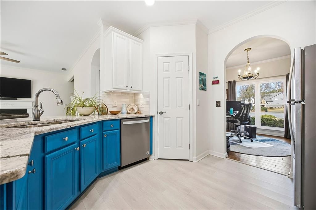 Image 13 of property listing at 2915 Brookwater Drive, Cumming, GA 30041