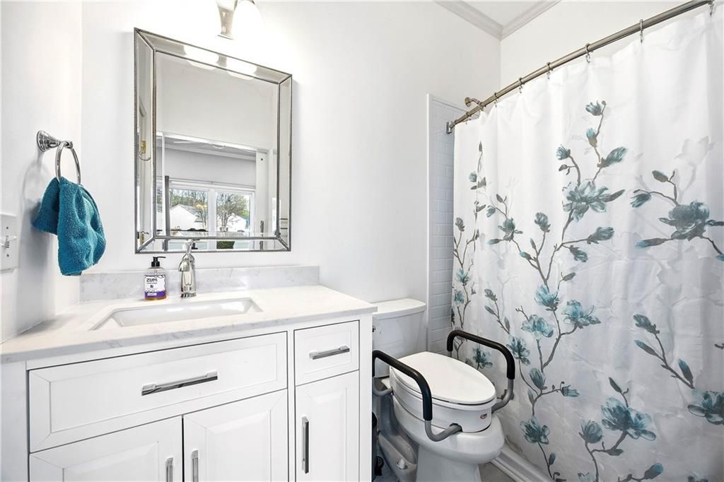 Image 8 of property listing at 2915 Brookwater Drive, Cumming, GA 30041