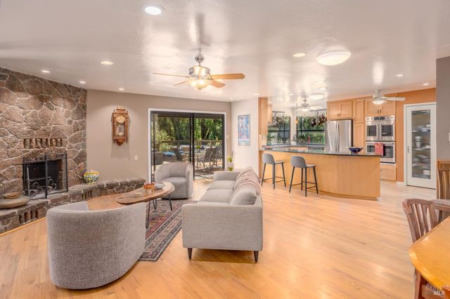 14856 Chalk Hill Rd, Healdsburg, CA 95448