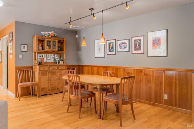 14856 Chalk Hill Rd, Healdsburg, CA 95448