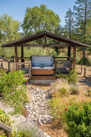 14856 Chalk Hill Rd, Healdsburg, CA 95448