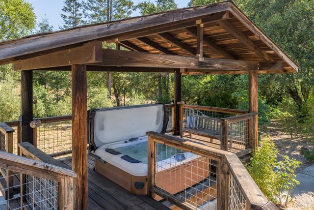 14856 Chalk Hill Rd, Healdsburg, CA 95448
