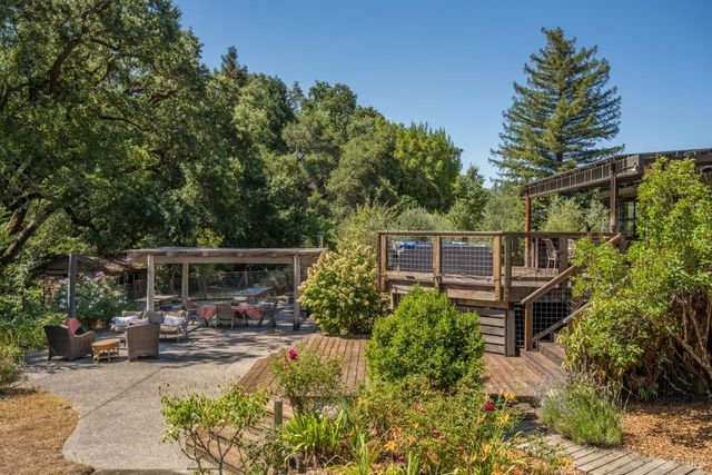 14856 Chalk Hill Rd, Healdsburg, CA 95448