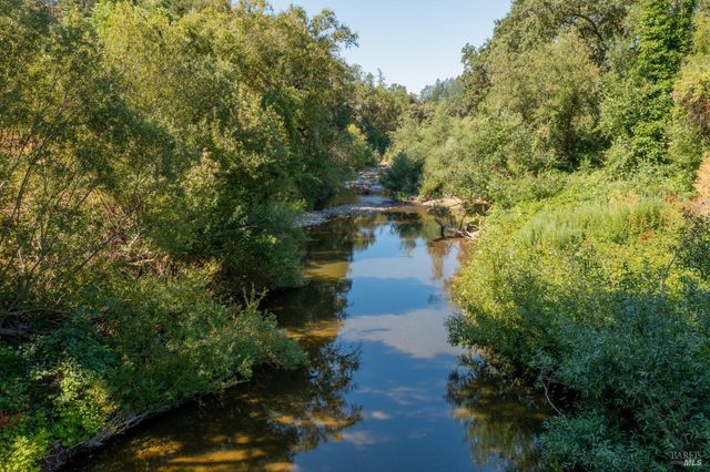 14856 Chalk Hill Rd, Healdsburg, CA 95448