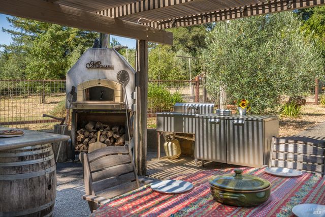 14856 Chalk Hill Rd, Healdsburg, CA 95448