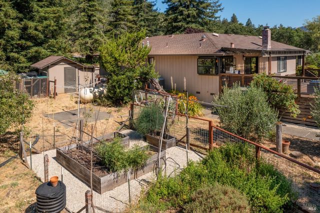 14856 Chalk Hill Rd, Healdsburg, CA 95448