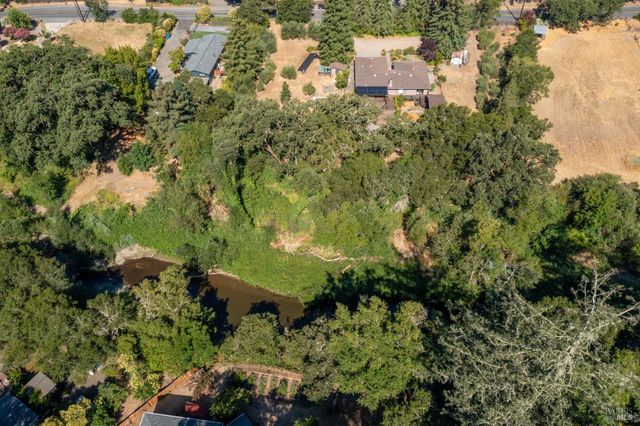 14856 Chalk Hill Rd, Healdsburg, CA 95448