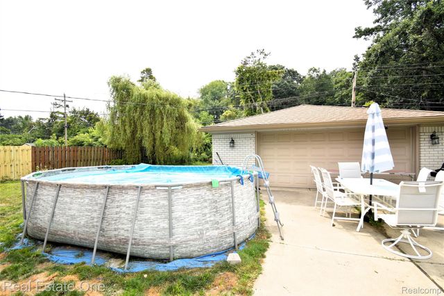 15404 Colbert Street, Romulus, MI 48174