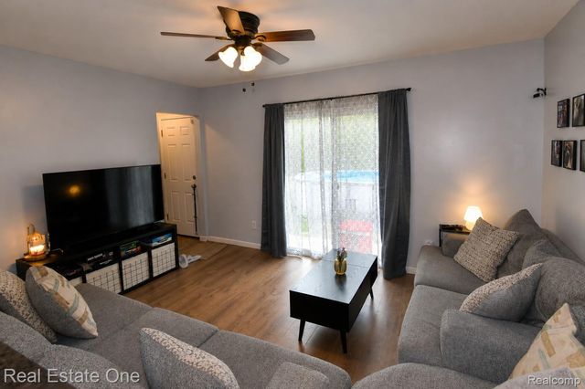 15404 Colbert Street, Romulus, MI 48174