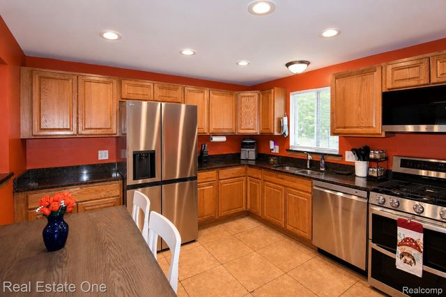 15404 Colbert Street, Romulus, MI 48174