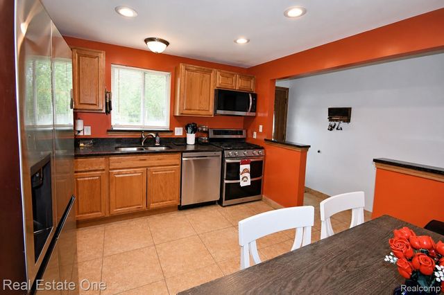 15404 Colbert Street, Romulus, MI 48174