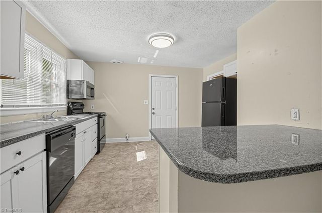 843 Willow Place, High Point, NC 27260