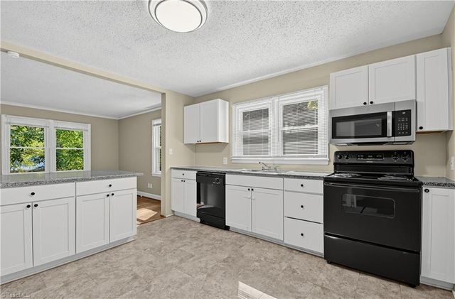 843 Willow Place, High Point, NC 27260
