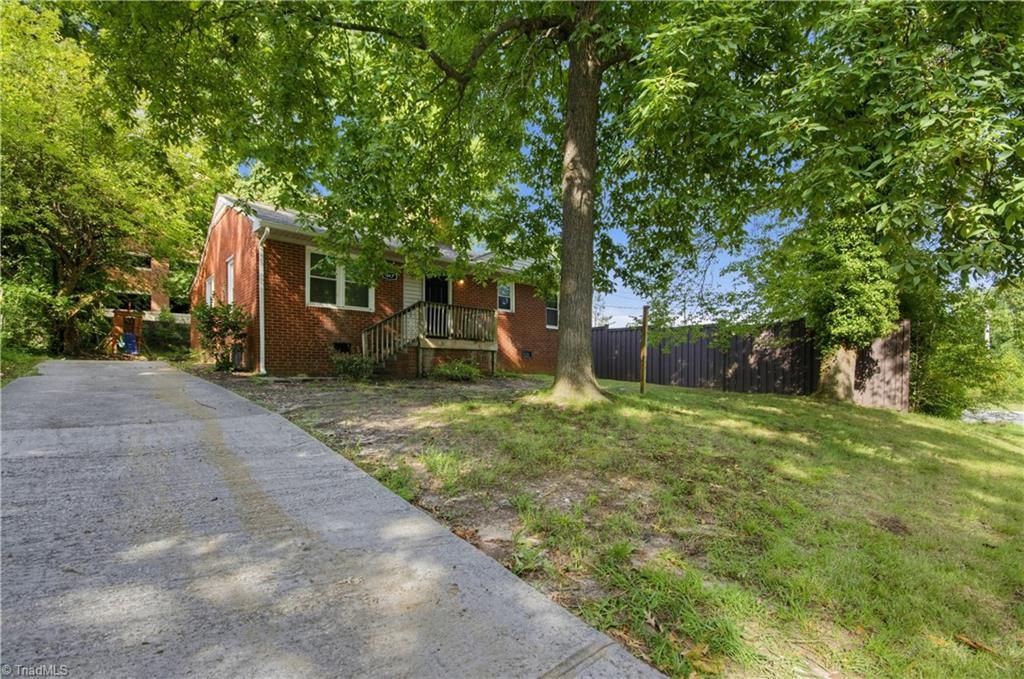 843 Willow Place, High Point, NC 27260