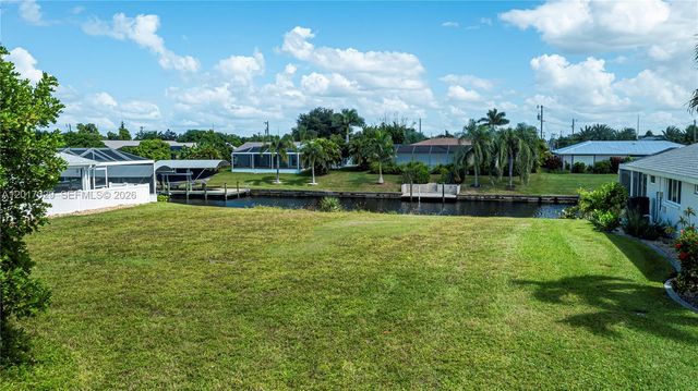 3725 SE 13th Ave, Cape Coral, FL 33904