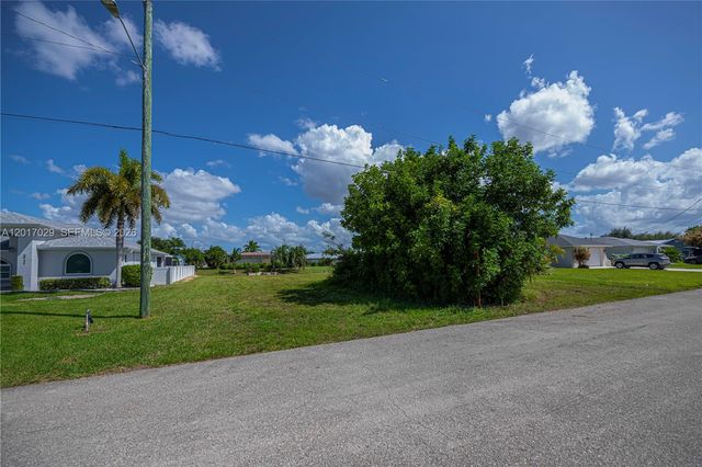 3725 SE 13th Ave, Cape Coral, FL 33904