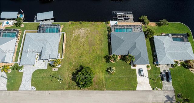 3725 SE 13th Ave, Cape Coral, FL 33904