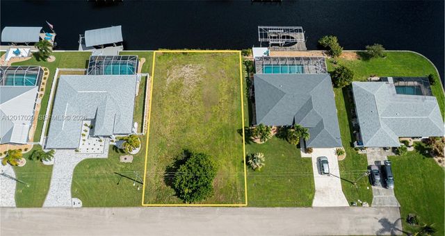 3725 SE 13th Ave, Cape Coral, FL 33904