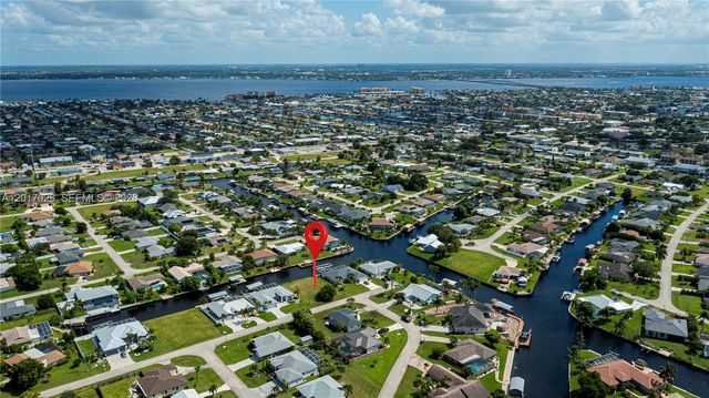 3725 SE 13th Ave, Cape Coral, FL 33904
