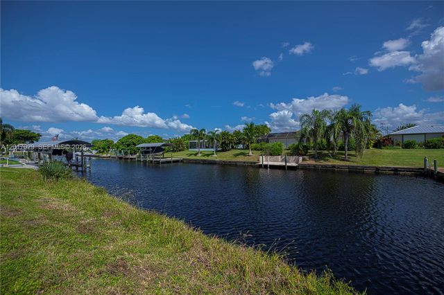 3725 SE 13th Ave, Cape Coral, FL 33904