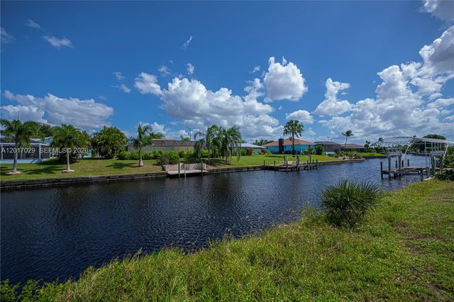 3725 SE 13th Ave, Cape Coral, FL 33904