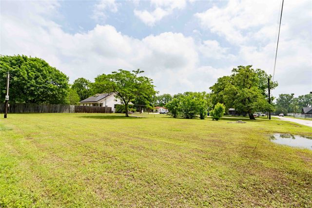 306 Owens Street, Bridgeport, TX 76426
