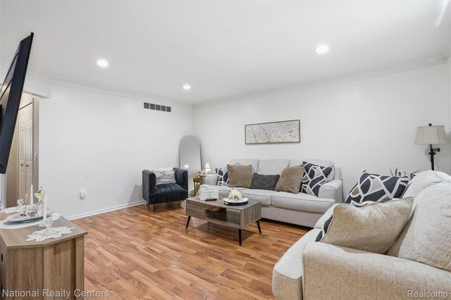 5549 Mansfield Avenue, Sterling Heights, MI 48310