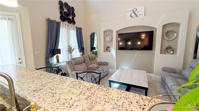 1904 E Ridgeway Circle, Edinburg, TX 78542