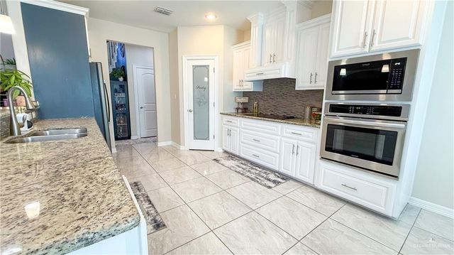 1904 E Ridgeway Circle, Edinburg, TX 78542